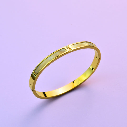 Mother of pearl cuff- S